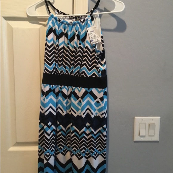 Dress - Picture 2 of 4